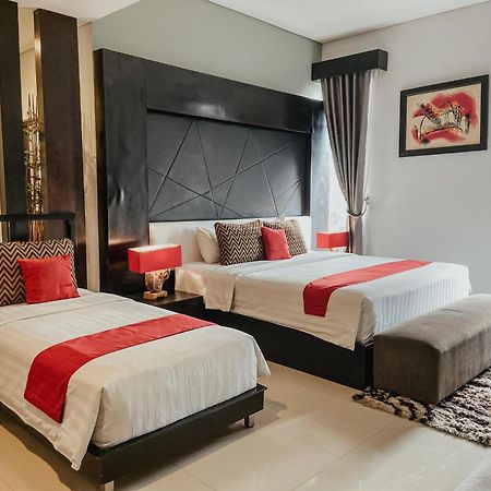 Prima Sr Hotel & Convention Yogyakarta Sleman (Yogyakarta) Exterior foto