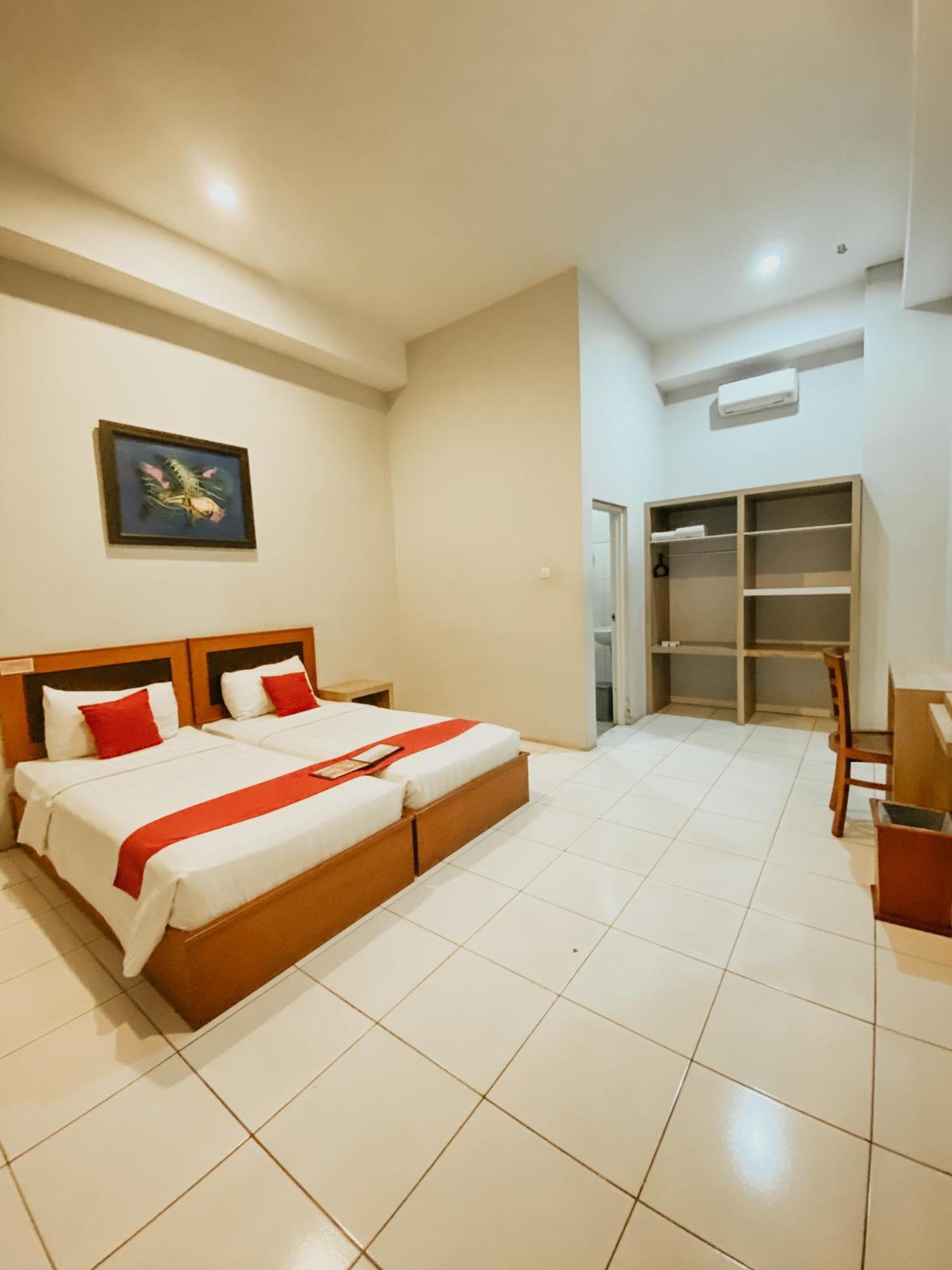 Prima Sr Hotel & Convention Yogyakarta Sleman (Yogyakarta) Exterior foto