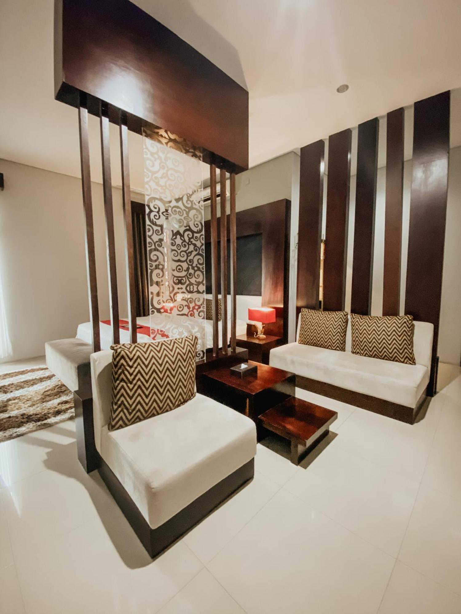 Prima Sr Hotel & Convention Yogyakarta Sleman (Yogyakarta) Exterior foto