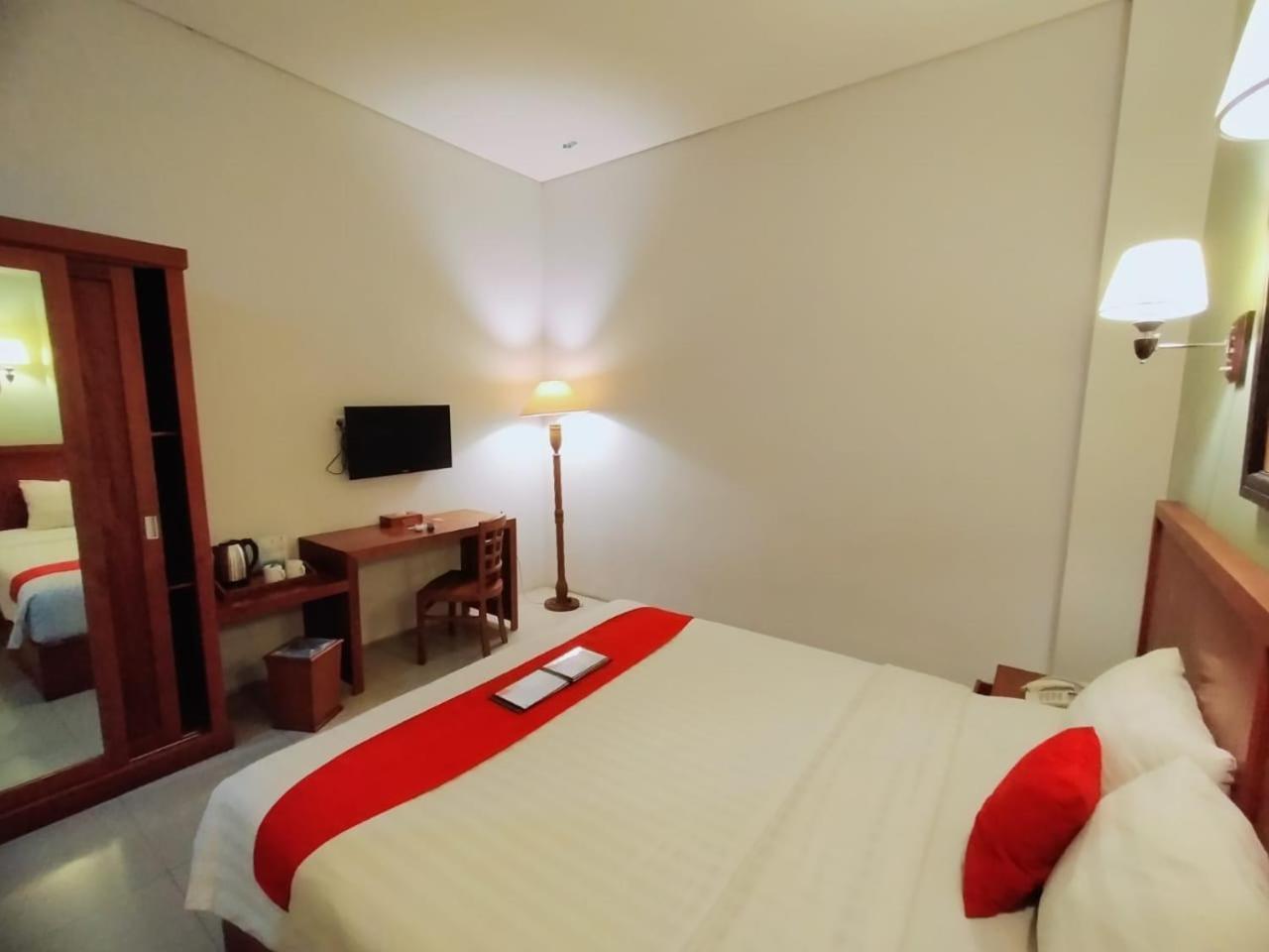 Prima Sr Hotel & Convention Yogyakarta Sleman (Yogyakarta) Exterior foto