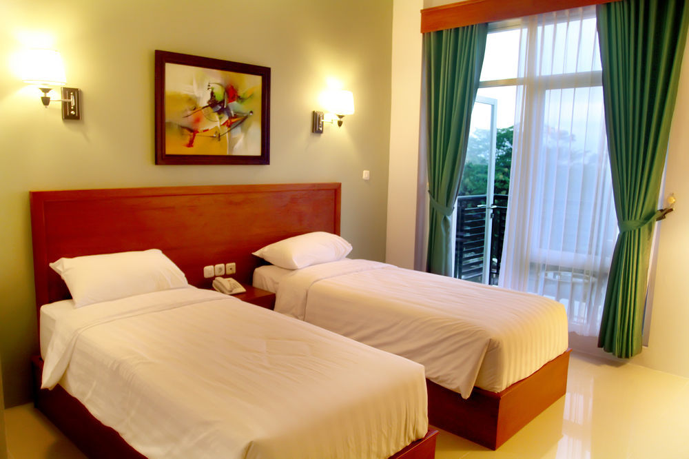 Prima Sr Hotel & Convention Yogyakarta Sleman (Yogyakarta) Exterior foto