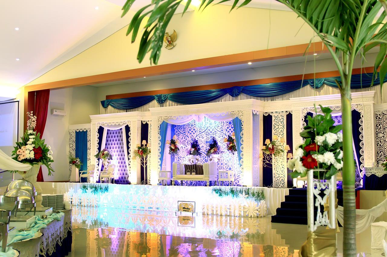 Prima Sr Hotel & Convention Yogyakarta Sleman (Yogyakarta) Exterior foto