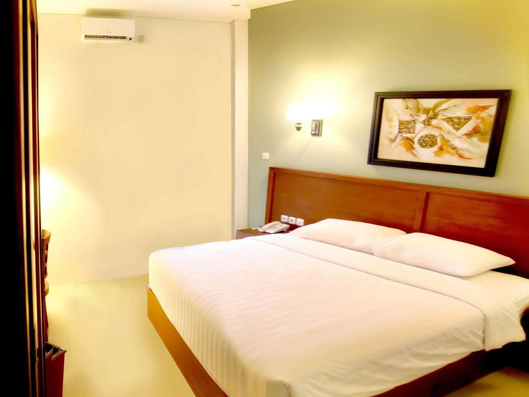 Prima Sr Hotel & Convention Yogyakarta Sleman (Yogyakarta) Exterior foto
