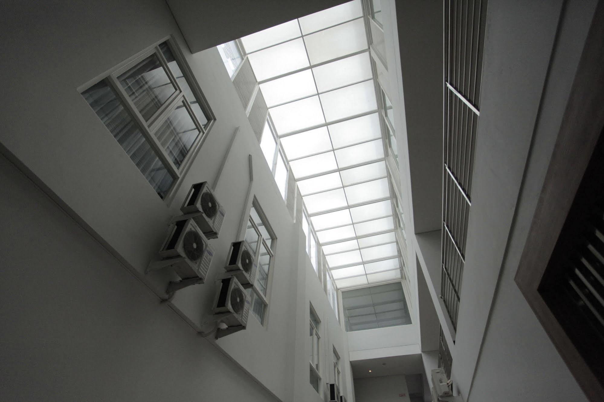 Prima Sr Hotel & Convention Yogyakarta Sleman (Yogyakarta) Exterior foto